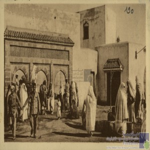 Casablanca - dans la nouvelle ville arabe - à la fontaine (Cadet, arch.)