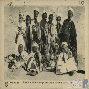 Casablanca - groupe d\'enfants du peuple un jour de fête