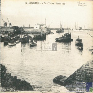 Casablanca - le Port - vue sur la grande jetée
