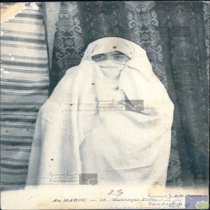 Au Maroc - Mauresque voilée