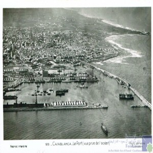 Casablanca - le port (vue prise de l\'océan)