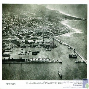 Casablanca - le port (vue prise de l\'océan)