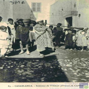 Casablanca - sonneur de trompe pendant le carême