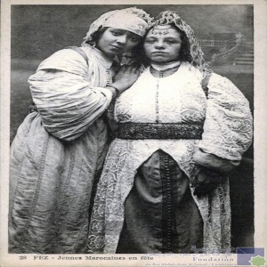 Fez - jeunes marocaines en fête