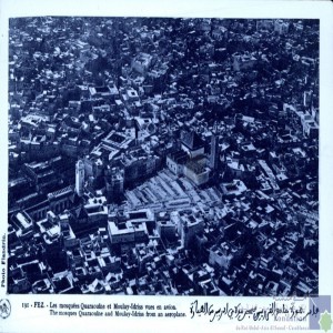 Fez - les mosquées Quaraouïne et Moulay-Idriss vues en avion
