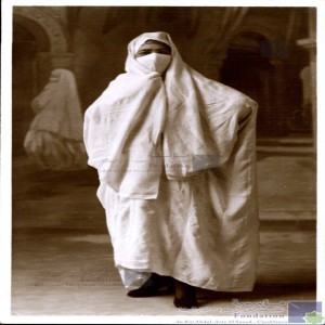 Types mauresques - femme voilée