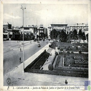 Casablanca - jardin du Palais de Justice et quartier de la Grande Poste