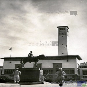 Casablanca - Services municipaux et statue du Maréchal Lyautey (stat. Cogné)