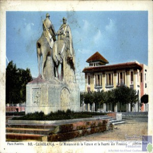 Casablanca - le Monument de la Victoire et la Recette des finances