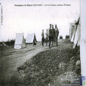 Campagne du Maroc, 1907-1911 - les trois généraux conférant à El Kenitra