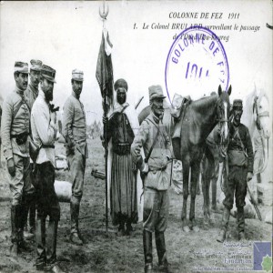 Colonne de Fez, 1911 - le colonel Brulard surveillant le passage de l\'Oued Bou-Regreg