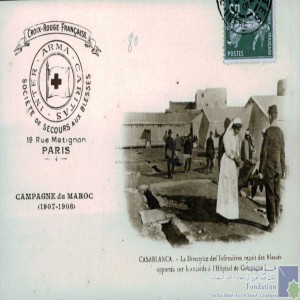 Campagne du Maroc (1907-1908) - Casablanca - la directrice des infirmières reçoit des blessés apportés sur brancards à l\'hôpital de campagne