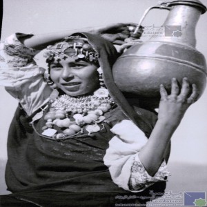 Tafraout - jeune fille à la source