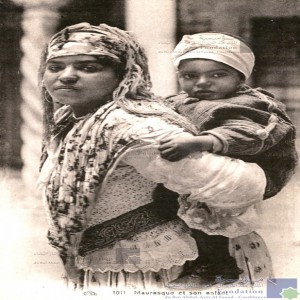 Mauresque et son enfant