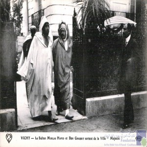 Vichy - le Sultan Moulai Hafid et Ben Ghabrit sortent de la Villa Majestic