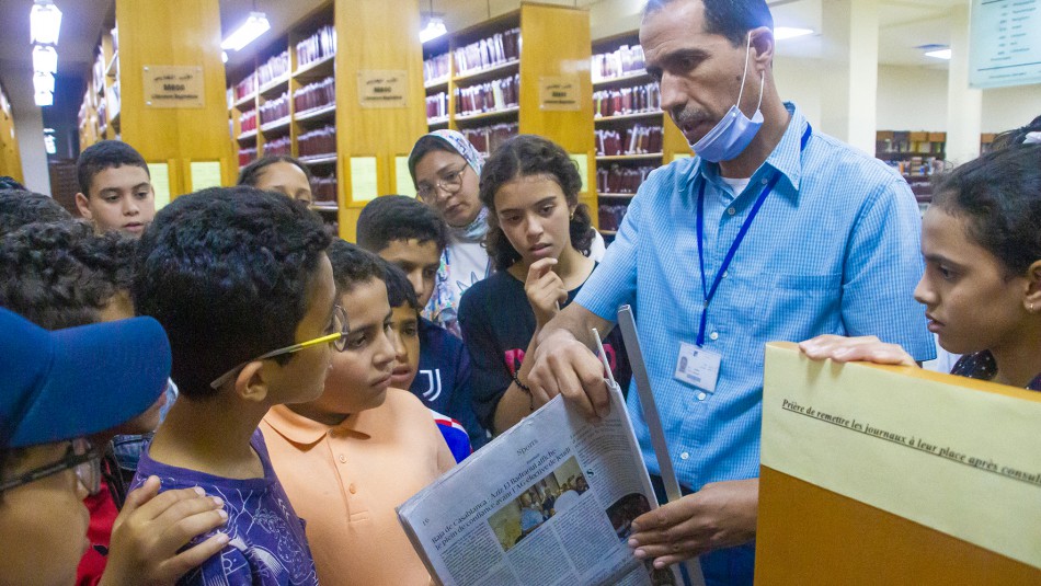 Un groupe d\'élèves des Écoles Radina a visité la bibliothèque le jeudi 16 juin 2022.Ils ont été informés des services offerts par la bibliothèque, et ont pu consulter quelques sources d\'information.